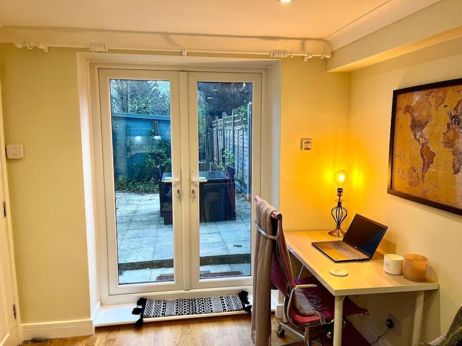 Chic, Relaxing Just 18 Mins Into The * London